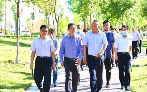 國家電投集團(tuán)黨組成員、副總經(jīng)理王樹東一行赴七師胡楊河市調(diào)研