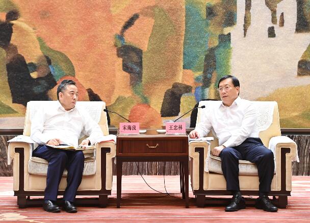 宋海良拜會(huì)武漢市委書(shū)記王忠林、市長(zhǎng)周先旺