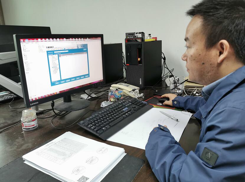 “穿搭”二維碼，浙江慈溪市供電公司工程檔案數(shù)字化，讓資料“動”起來