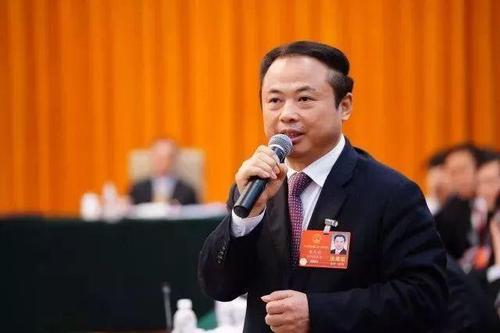 發(fā)展智慧型儲(chǔ)能電站 助力實(shí)現(xiàn)“碳達(dá)峰、碳中和”——訪全國人大代表、天能控股集團(tuán)董事長張?zhí)烊? /></a></div>
				<div   id=