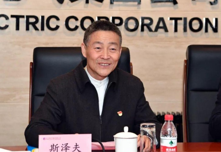 發(fā)展新能源要與電力安全統(tǒng)籌兼顧——訪全國政協(xié)常委，哈爾濱電氣集團(tuán)有限公司黨委書記、董事長斯?jié)煞? /></a></div>
				<div   id=