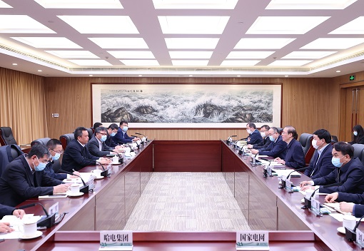 辛保安、張智剛與哈電集團(tuán)董事長曹志安、總經(jīng)理吳偉章會談