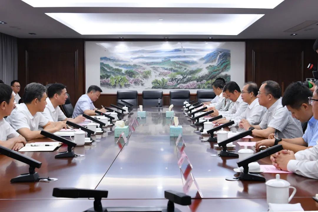 江毅拜會(huì)陳浩、南存輝并調(diào)研駐浙企業(yè)