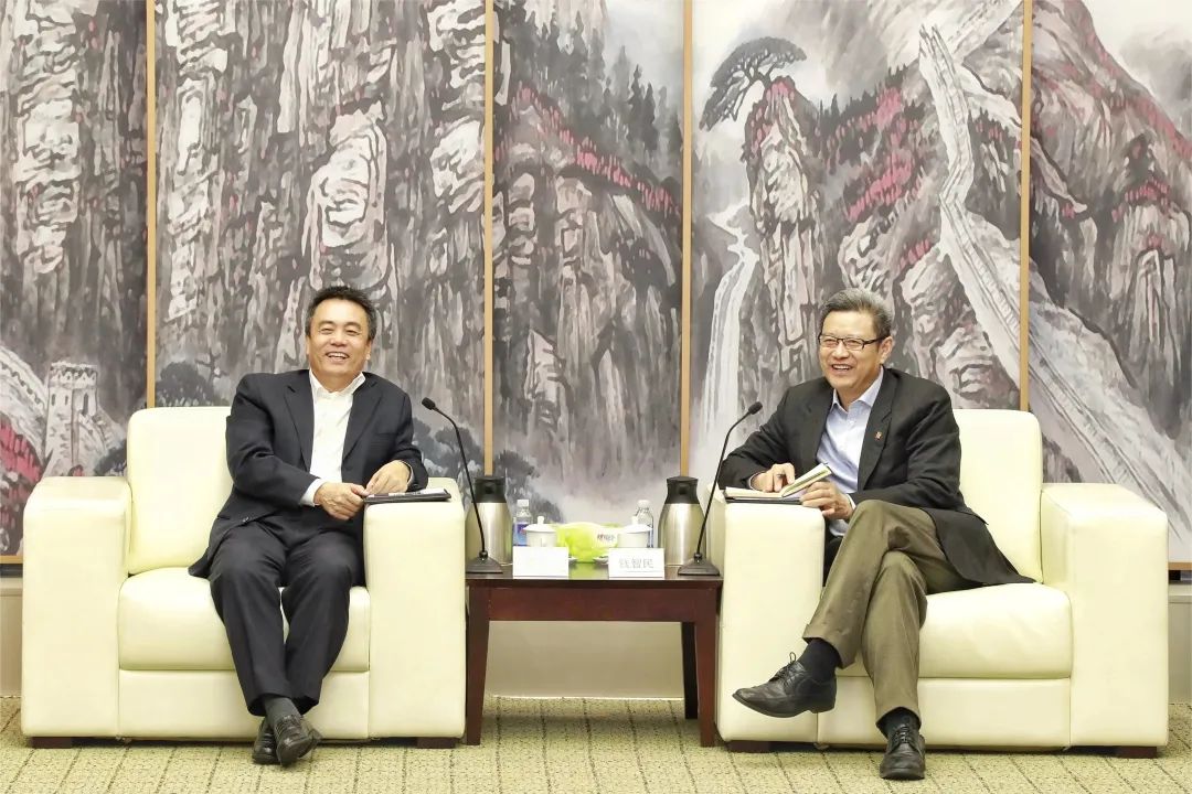 國(guó)家電投黨組書記、董事長(zhǎng)錢智民會(huì)見哈電集團(tuán)黨委書記、董事長(zhǎng)曹志安
