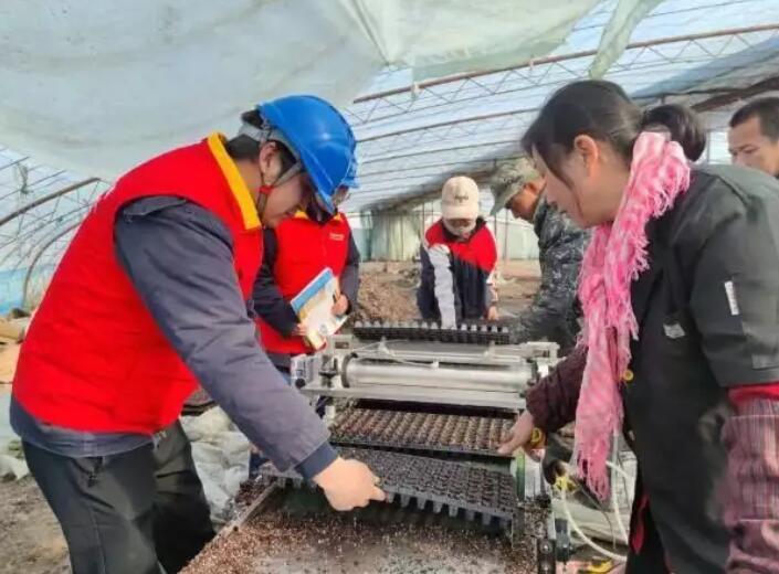 國網(wǎng)新疆電力公司貼心服務(wù)，為春耕春灌用電保駕護(hù)航