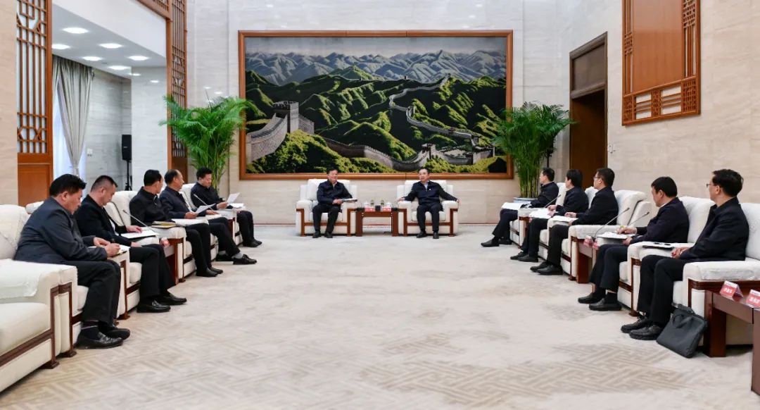 大唐集團黨組書記、董事長鄒磊與青海省海南州委書記呂剛、州長尕瑪朋措會談