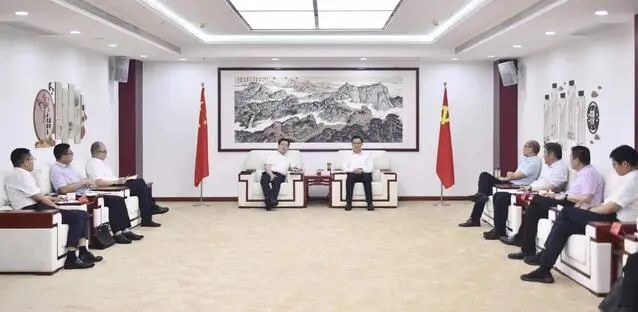 漯河市委書(shū)記秦保強(qiáng)、市長(zhǎng)黃鈁會(huì)見(jiàn)中國(guó)電建華中區(qū)總部黨委書(shū)記、總經(jīng)理蹇尚友一行