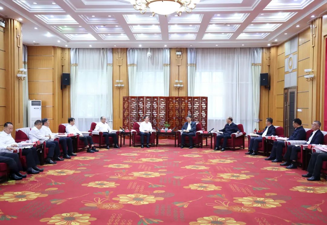 國家電網(wǎng)公司董事長、黨組書辛保安會見青海省委書記陳剛、省長吳曉軍、省政協(xié)主席公保扎西