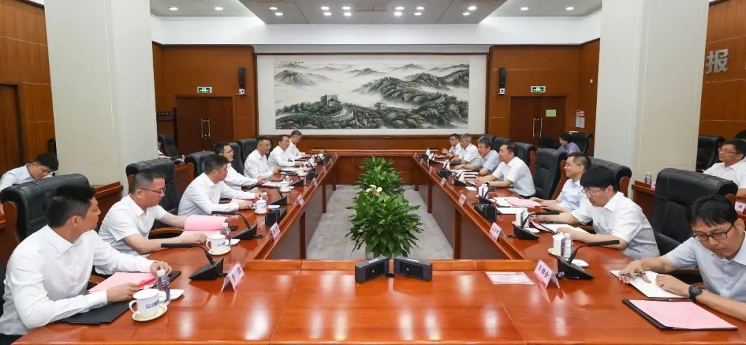 中核集團(tuán)黨組副書記、總經(jīng)理顧軍會見蘇州市委副書記、市長吳慶文一行