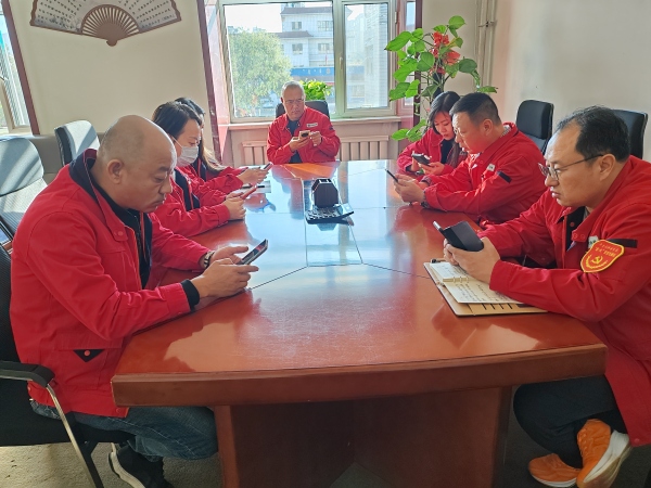 烏海市千里山供電公司：學(xué)習(xí)新細則，提升班組管理