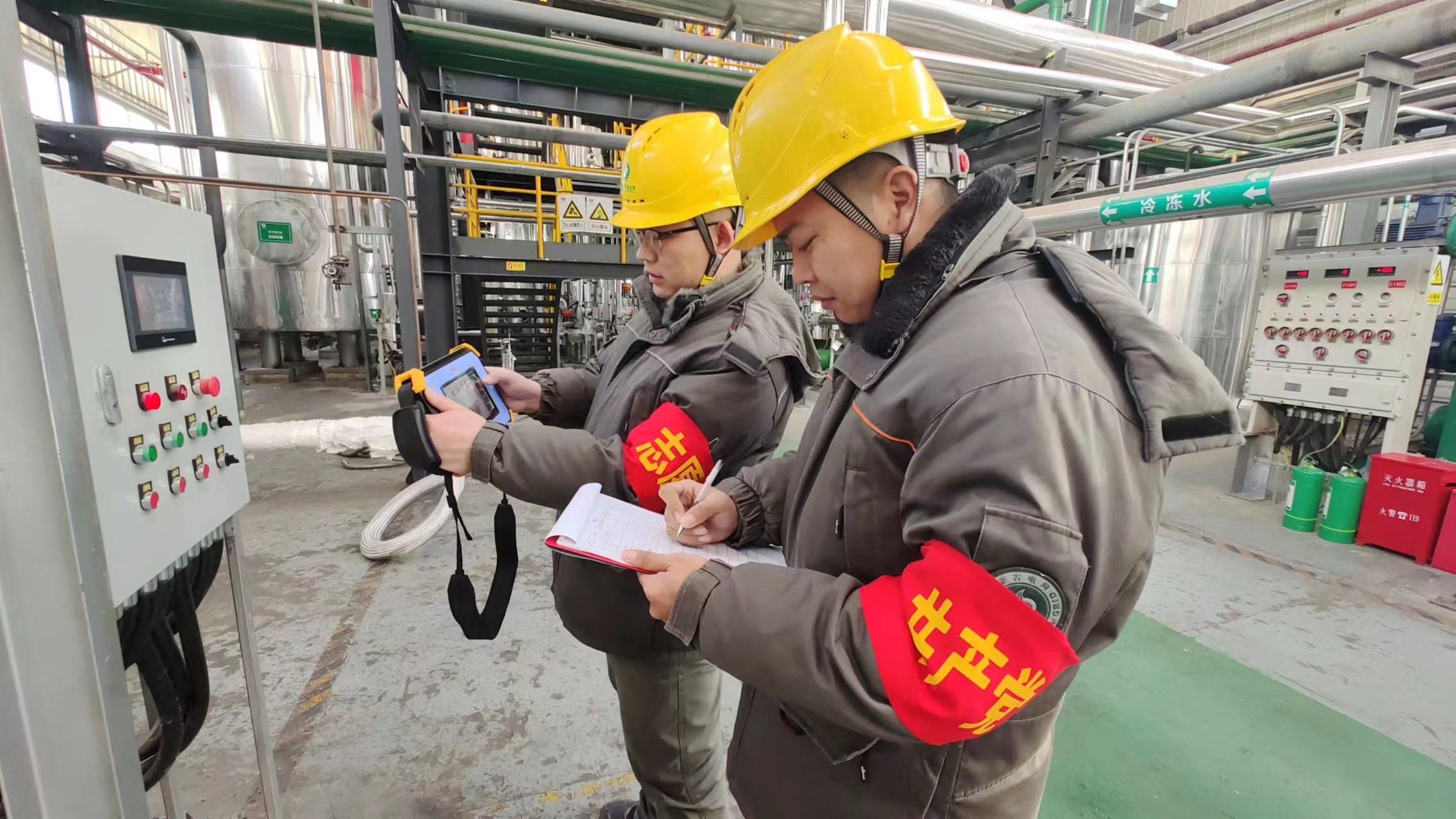 康巴什供電公司：春節(jié)保供電，我們在行動