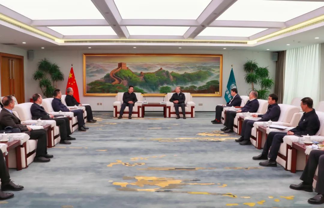 劉明勝、栗寶卿與國(guó)家電網(wǎng)董事長(zhǎng)辛保安、總經(jīng)理張智剛會(huì)談