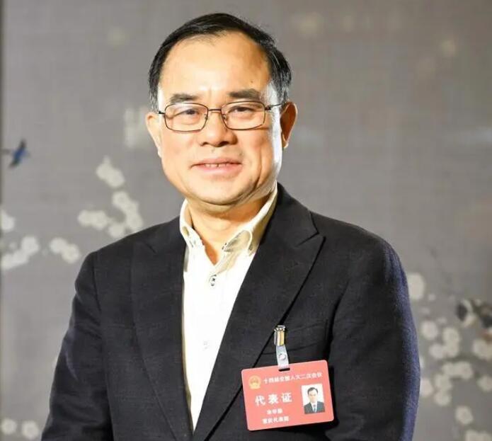 【兩會(huì)好聲音】全國(guó)人大代表、長(zhǎng)安汽車董事長(zhǎng)朱華榮：強(qiáng)化市場(chǎng)調(diào)節(jié)手段，進(jìn)一步改善汽車消費(fèi)環(huán)境