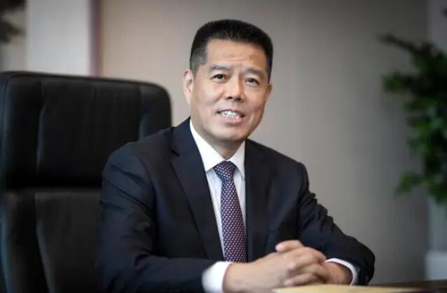 加快推動傳統(tǒng)煤炭企業(yè)向新能源企業(yè)轉(zhuǎn)型發(fā)展——訪全國人大代表，山東能源集團黨委書記、董事長 李偉