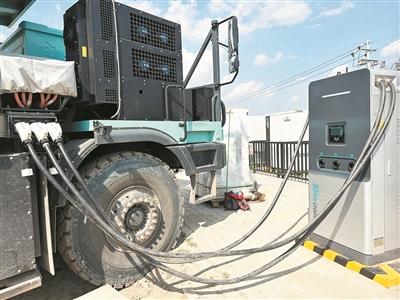“1分鐘30度”，新能源重卡充電提速