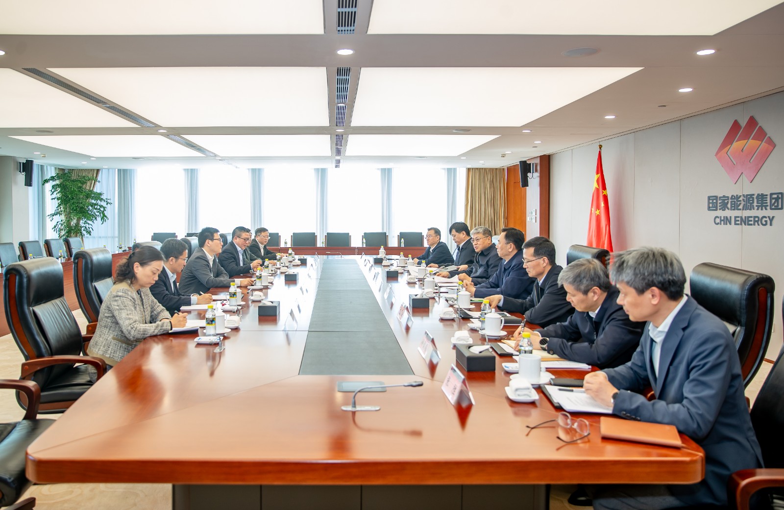 國家能源集團(tuán)黨組書記、董事長劉國躍會見上海電氣集團(tuán)黨委書記、董事長吳磊