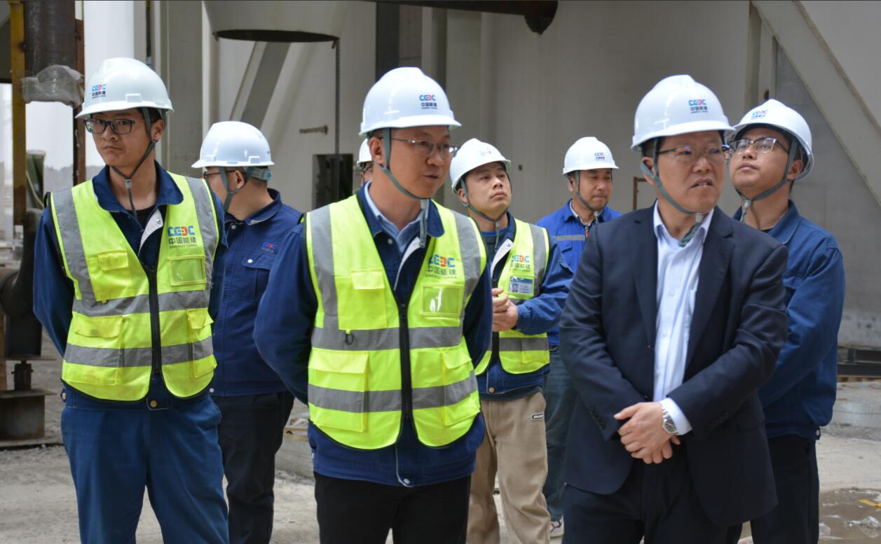 中國能建建筑集團黨委副書記、總經(jīng)理羅耕能到正寧百萬項目指導(dǎo)調(diào)研