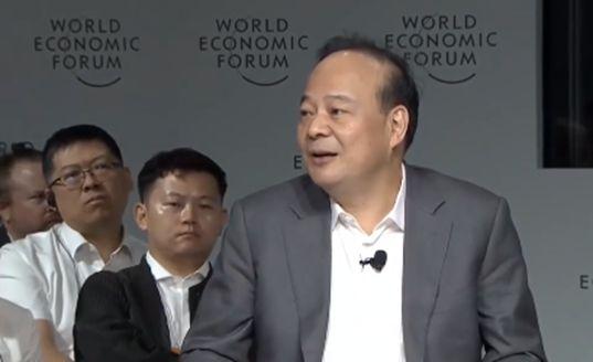 寧德時代董事長曾毓群回應“卷王”標簽，強調價值競爭與創(chuàng)新