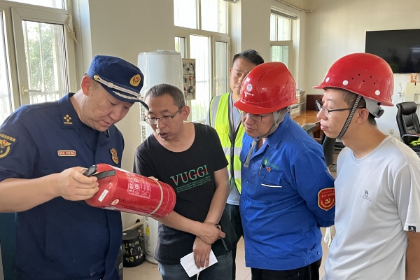 內(nèi)蒙古電力公司烏海千里山供電公司：蒙電愛心光明行，用電無憂筑防線
