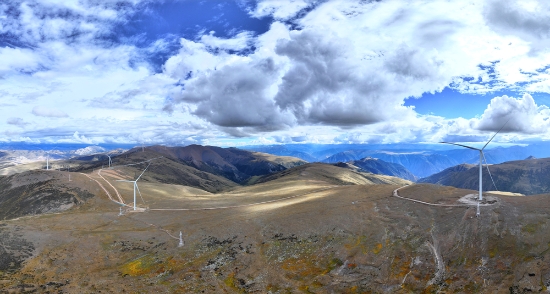 全球最高海拔風(fēng)電場全部風(fēng)機(jī)并網(wǎng)發(fā)電