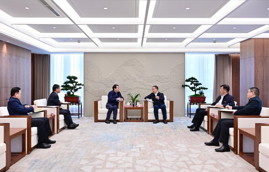 大唐集團(tuán)黨組書記、董事長(zhǎng)鄒磊與中電聯(lián)黨委副書記、專職副理事長(zhǎng)王抒祥會(huì)談