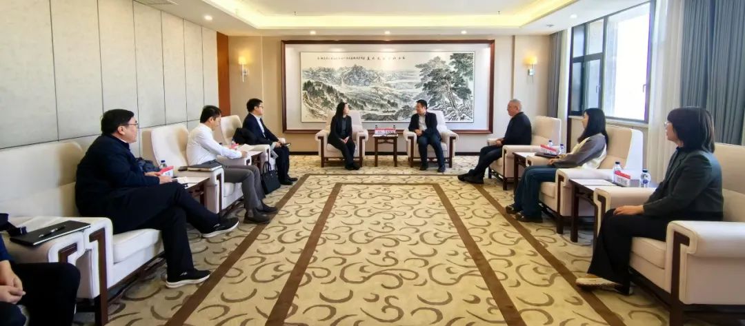中國農業(yè)銀行吉林省分行黨委委員、副行長兼長春分行黨委書記、行長曹紅一行拜訪華電吉
