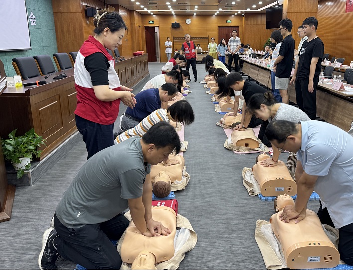 中國(guó)電科院舉辦應(yīng)急救護(hù)及AED操作能力提升培訓(xùn)
