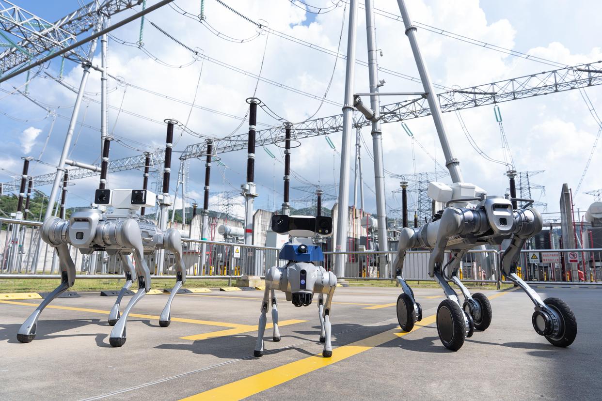 深圳電網(wǎng)機(jī)器人軍團(tuán)多棲作戰(zhàn)，力保十五運(yùn)會電力無憂